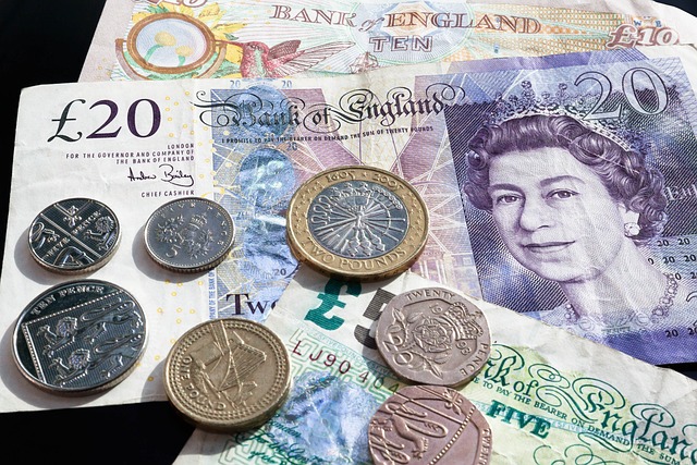 Do Tipsters make you money 2 pound 414418 640